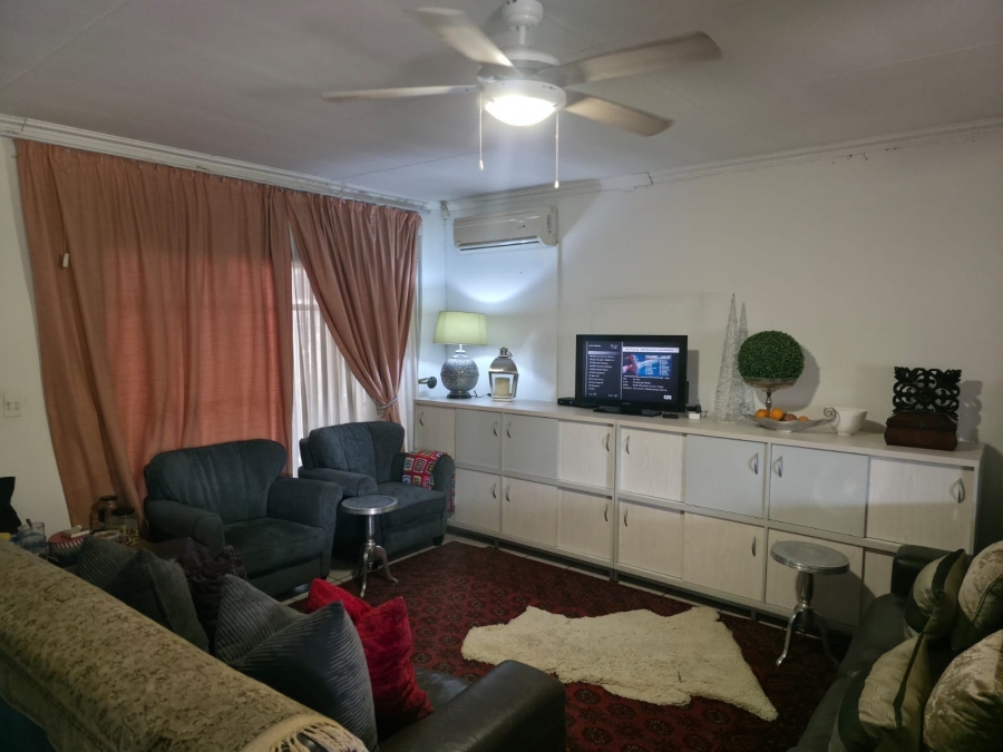 3 Bedroom Property for Sale in Oos Einde North West